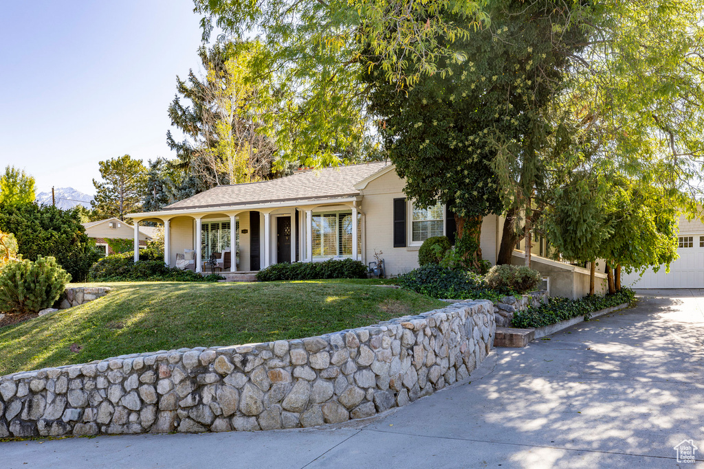 Photo 35 for MLS #2118845 at 1840 E Grover Ln