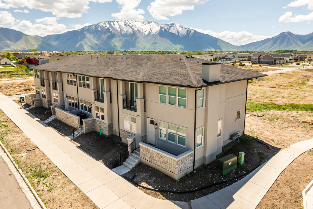 Photo 2 for MLS #2118859 at 717 S Harrison Dr