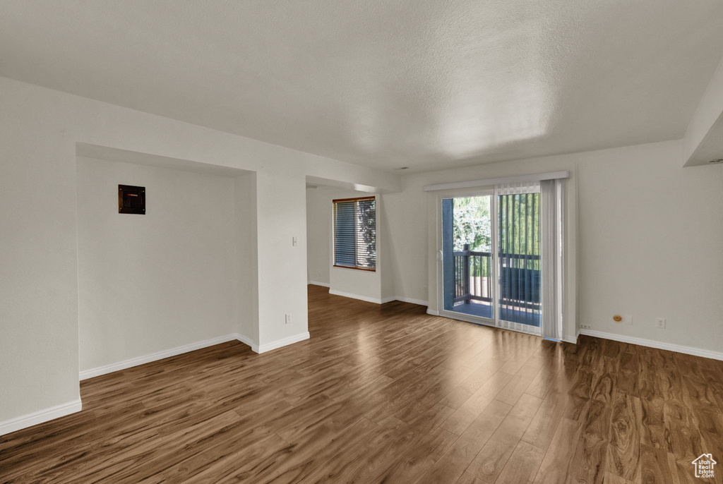 Photo 3 for MLS #2118889 at 5519 S Willow Ln #C