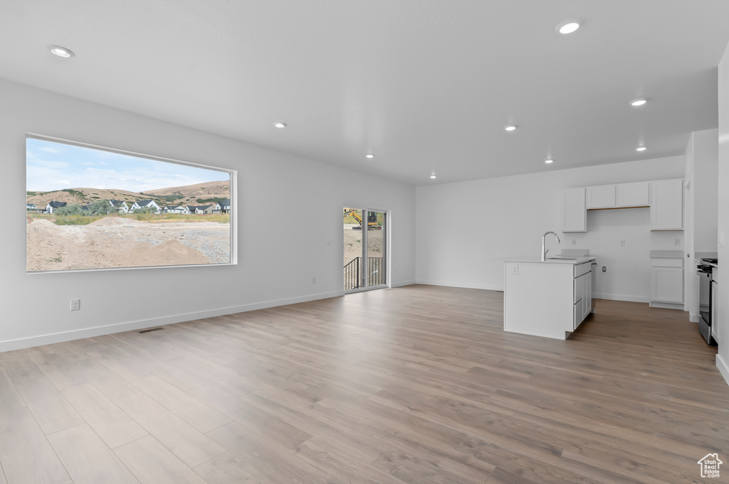 Photo 5 for MLS #2118907 at 197 E Levengrove Dr #176