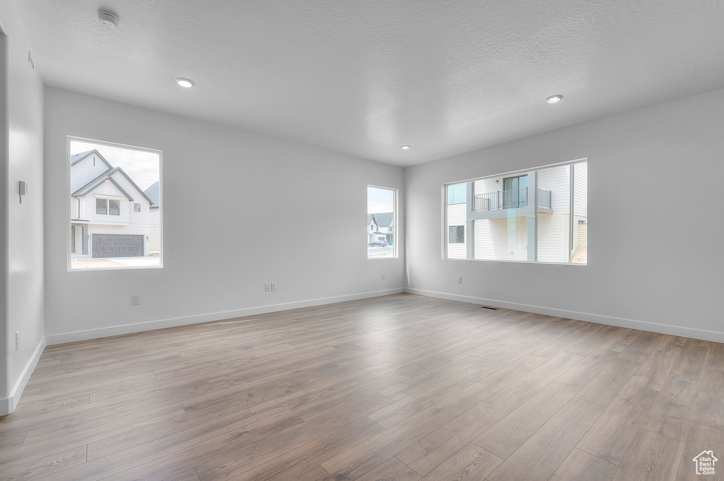 Photo 9 for MLS #2118907 at 197 E Levengrove Dr #176