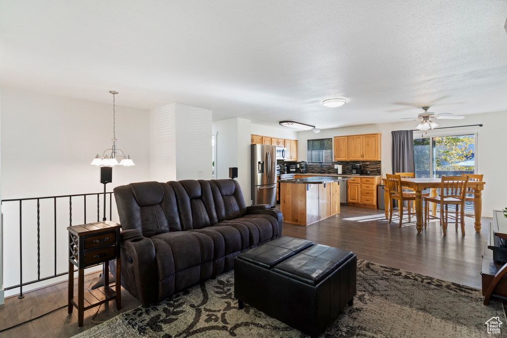 Photo 6 for MLS #2118913 at 668 N 275 East