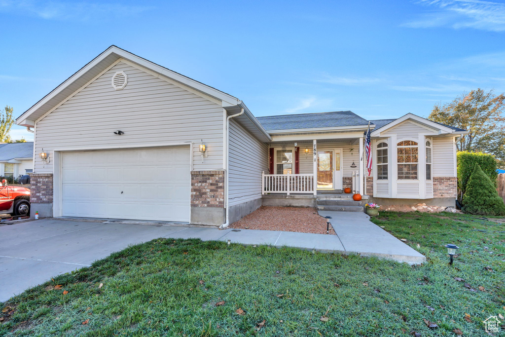 Photo 3 for MLS #2118940 at 789 Country Club Dr