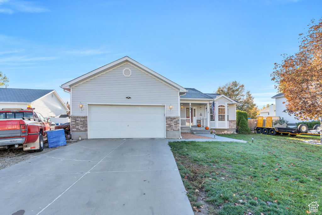 Photo 2 for MLS #2118940 at 789 Country Club Dr