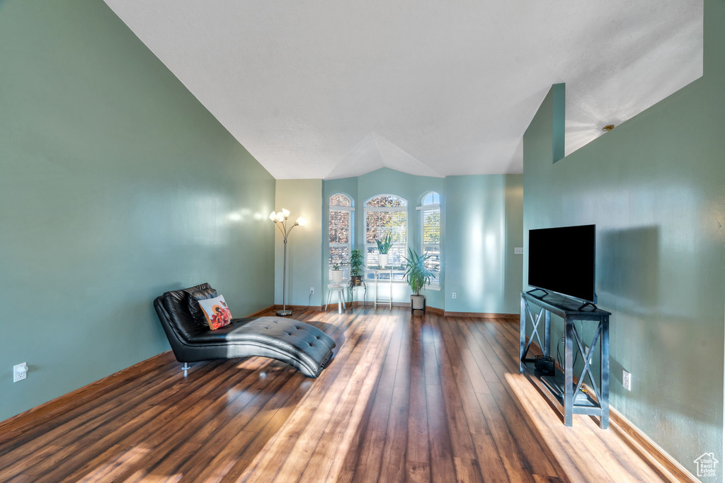 Photo 4 for MLS #2118940 at 789 Country Club Dr