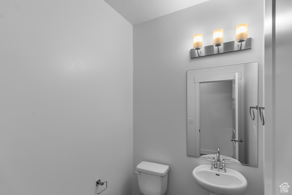 Photo 8 for MLS #2118963 at 698 W 650 North #640