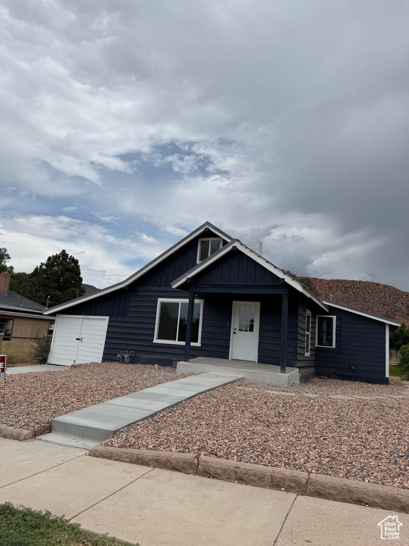 Photo 2 for MLS #2118966 at 131 S 200 East