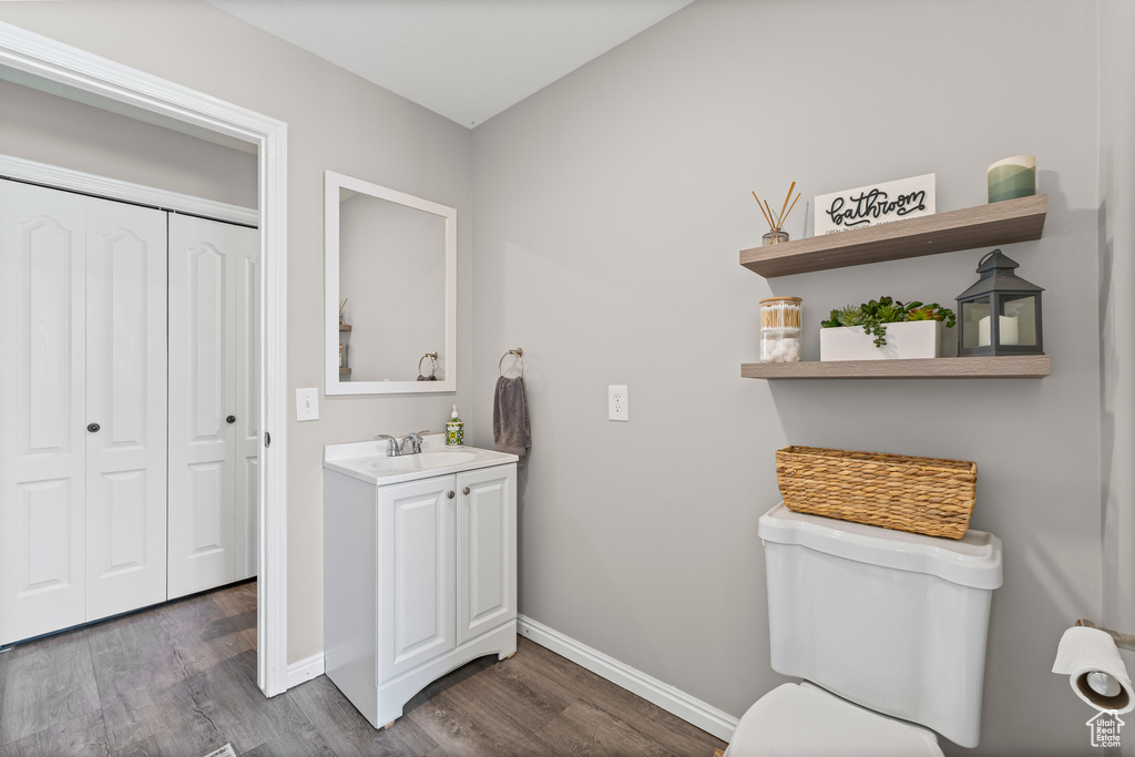 228 N BUCKINGHAM DR North Salt Lake, UT 84054