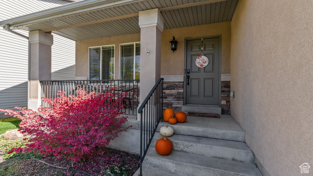 228 N BUCKINGHAM DR North Salt Lake, UT 84054