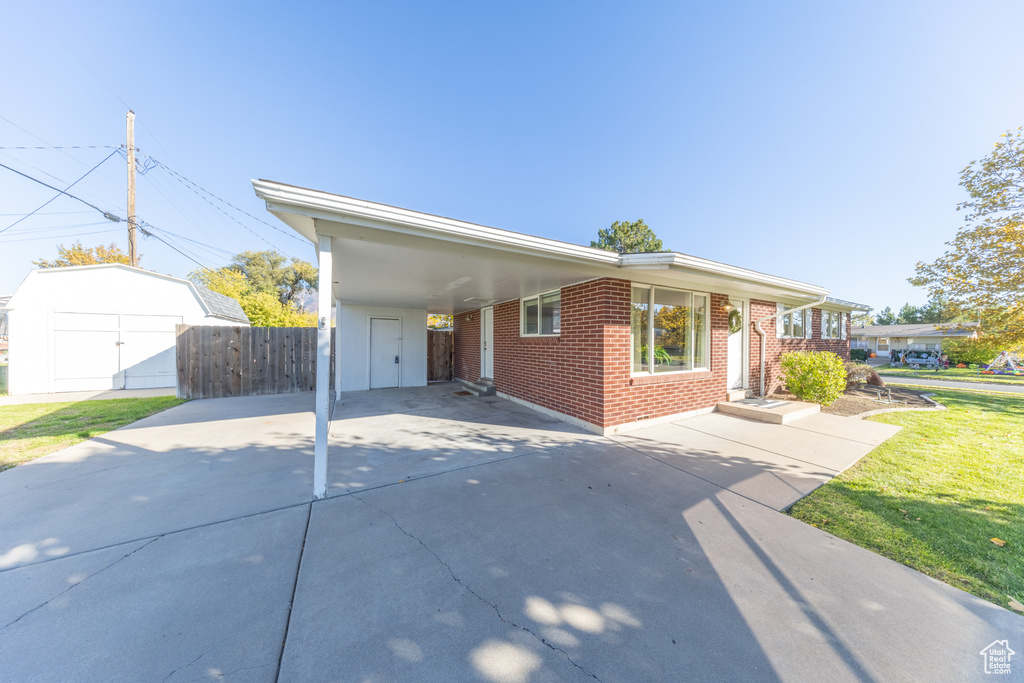 Photo 4 for MLS #2118988 at 1884 N Alder St