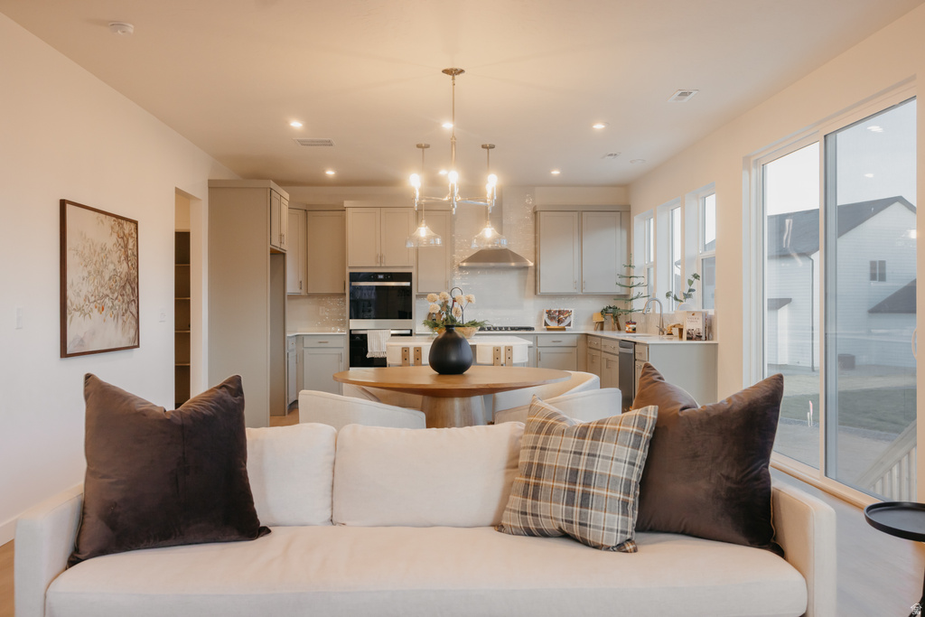 946 W COLUMBIA CT #107 Riverdale, UT 84405