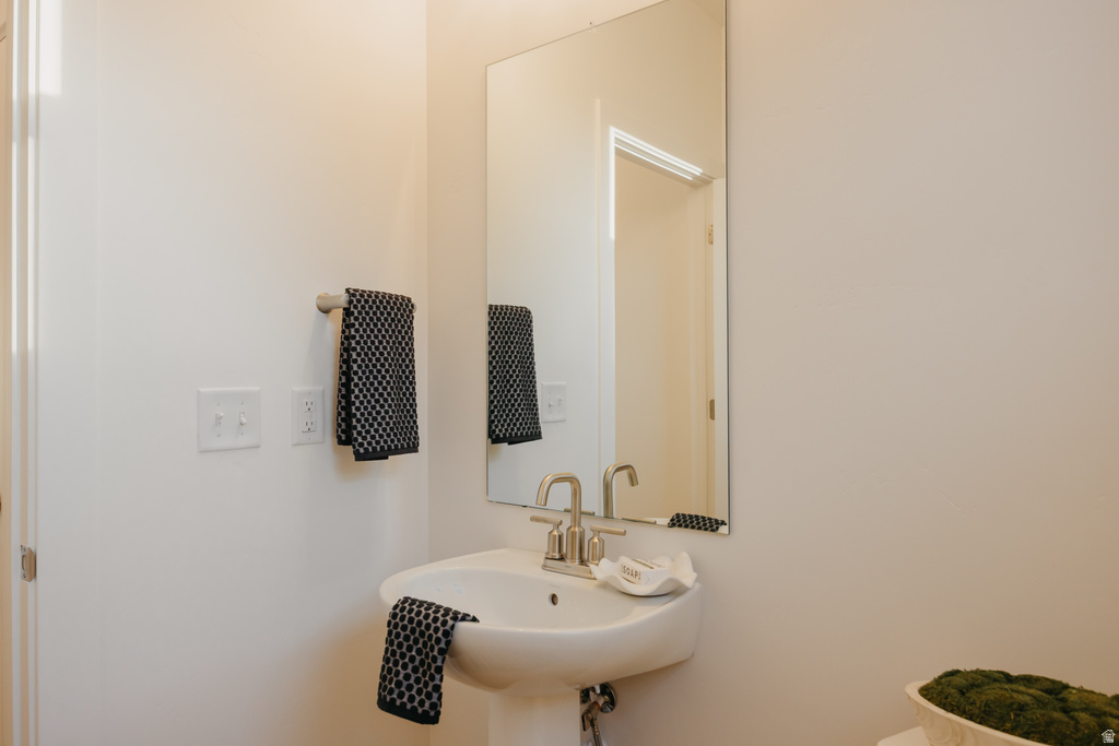 946 W COLUMBIA CT #107 Riverdale, UT 84405