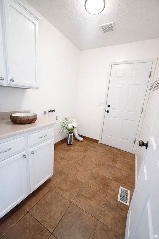 5634 MILLER CIR Stansbury Park, UT 84074