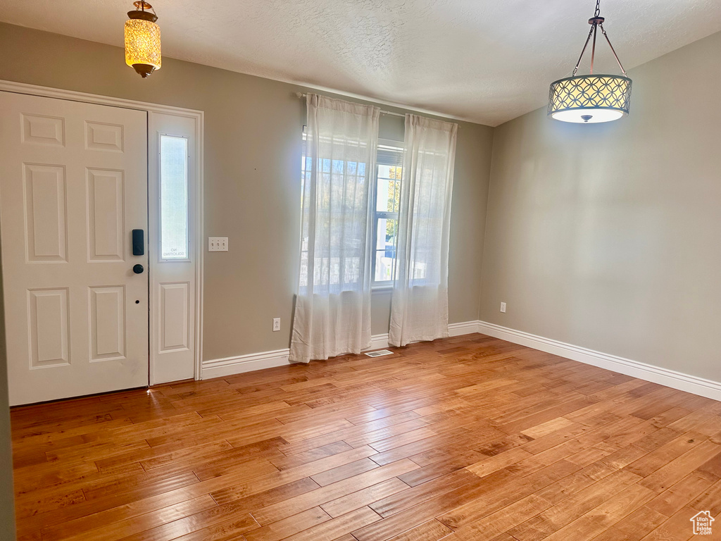 Photo 3 for MLS #2119010 at 5634 Miller Cir