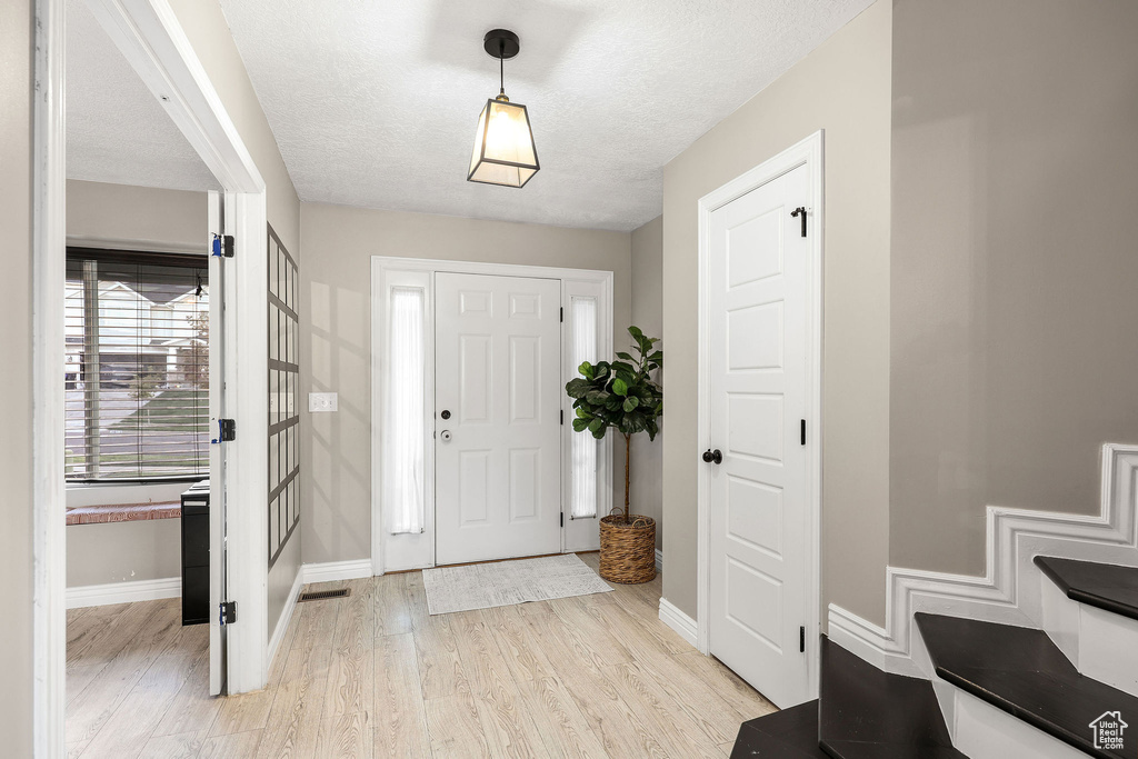 Photo 6 for MLS #2119016 at 2844 S Island Fox Ln