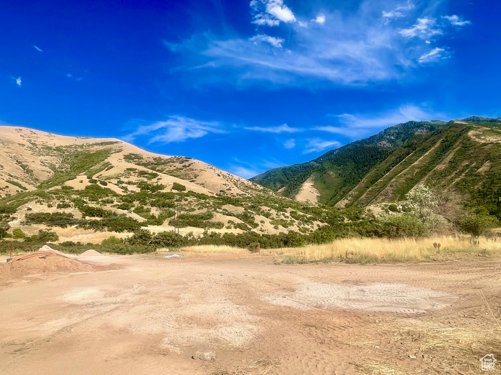 2056 E MAPLE HILLS LN Mapleton, UT 84664