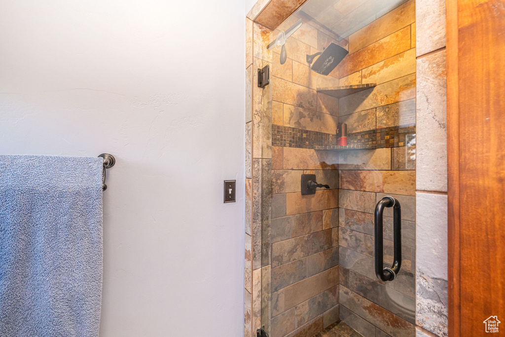 Photo 14 for MLS #2119032 at 2043 E Brady Creek Cir