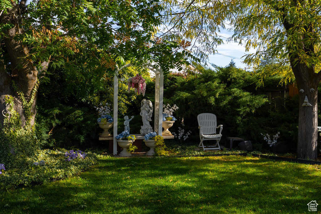 3243 S BROADWAY ST Magna, UT 84044