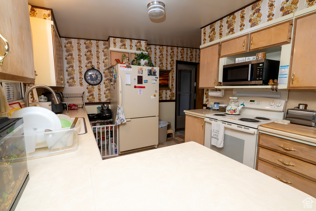 3243 S BROADWAY ST Magna, UT 84044