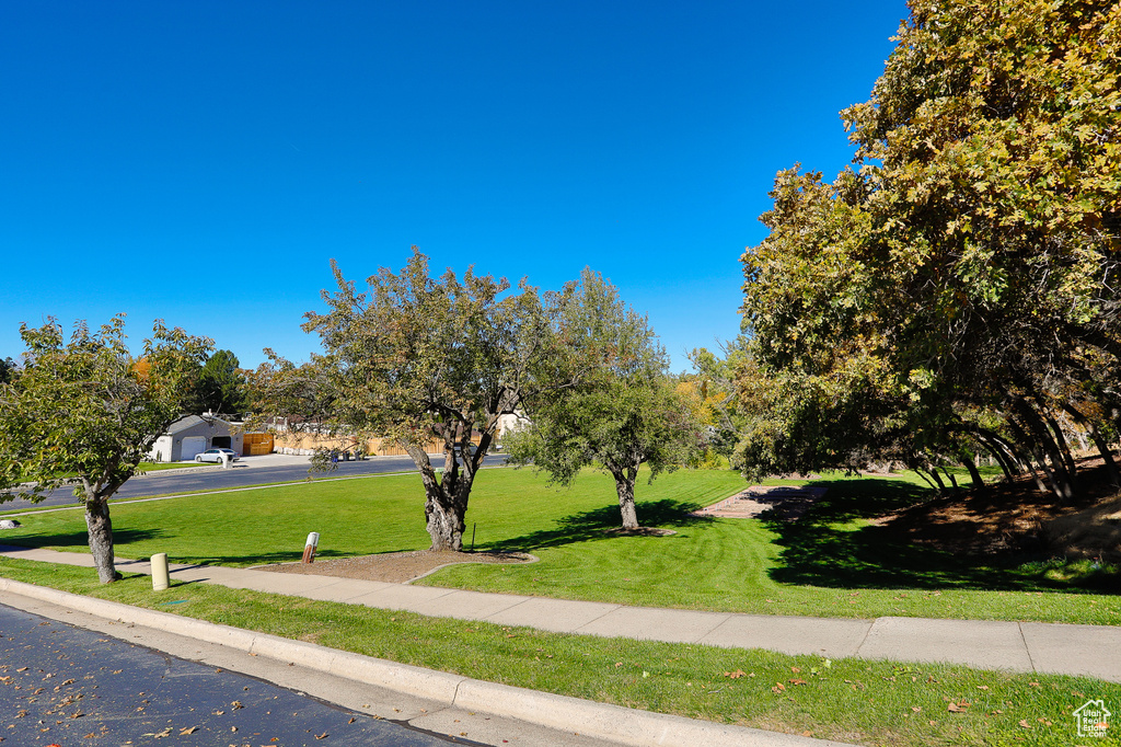 403 E QUAIL RUN RD Farmington, UT 84025
