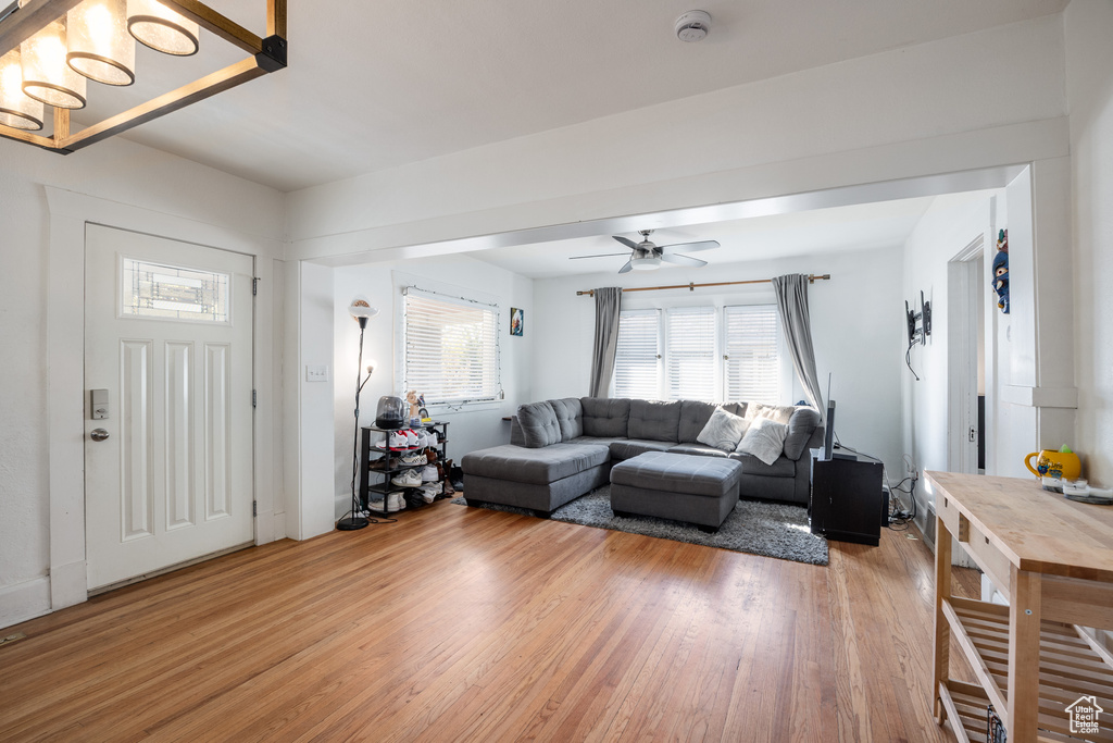 567 E RAMONA AVE Salt Lake City, UT 84105