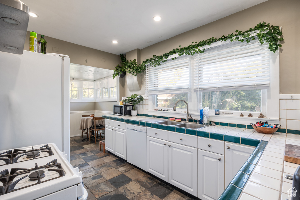 567 E RAMONA AVE Salt Lake City, UT 84105
