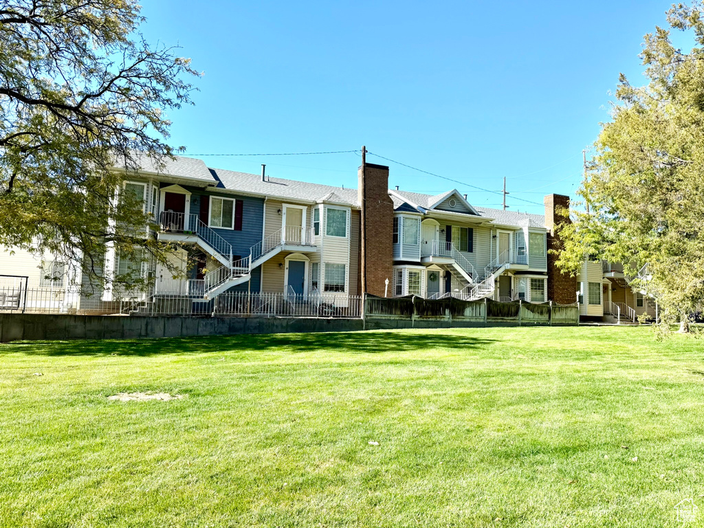 Photo 3 for MLS #2119066 at 915 E 820 North #24