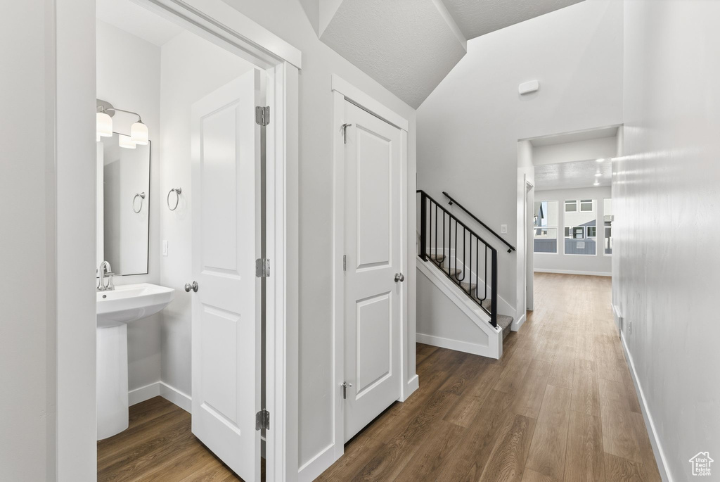 Photo 5 for MLS #2119075 at 1069 W Linden Ln #31
