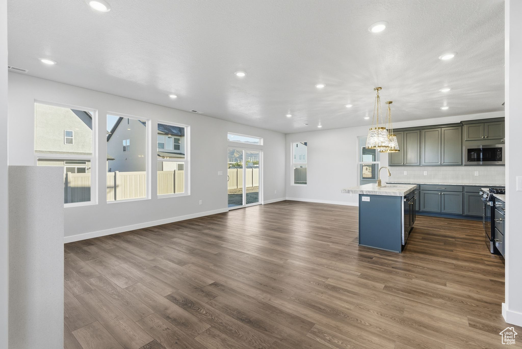 Photo 10 for MLS #2119075 at 1069 W Linden Ln #31