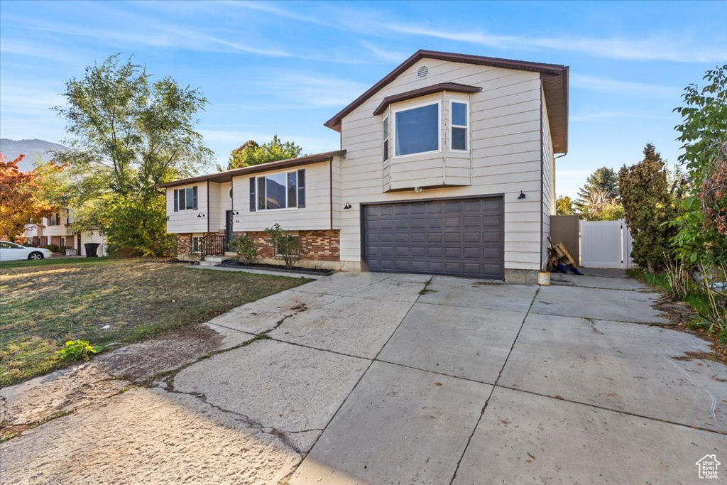 Photo 3 for MLS #2119077 at 819 W 2300 North