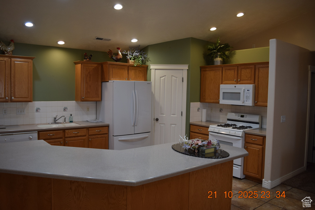 Photo 16 for MLS #2119087 at 2517 N Dorchester Ave