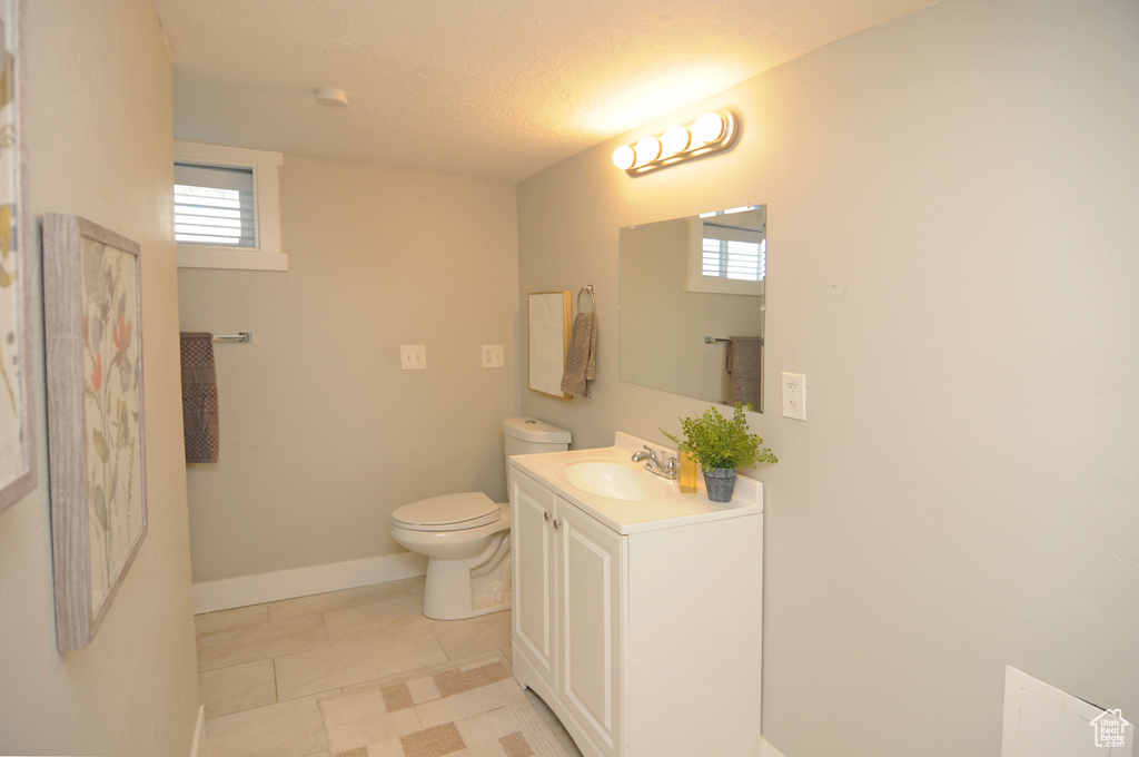 230 S LAKEVIEW DR Clearfield, UT 84015