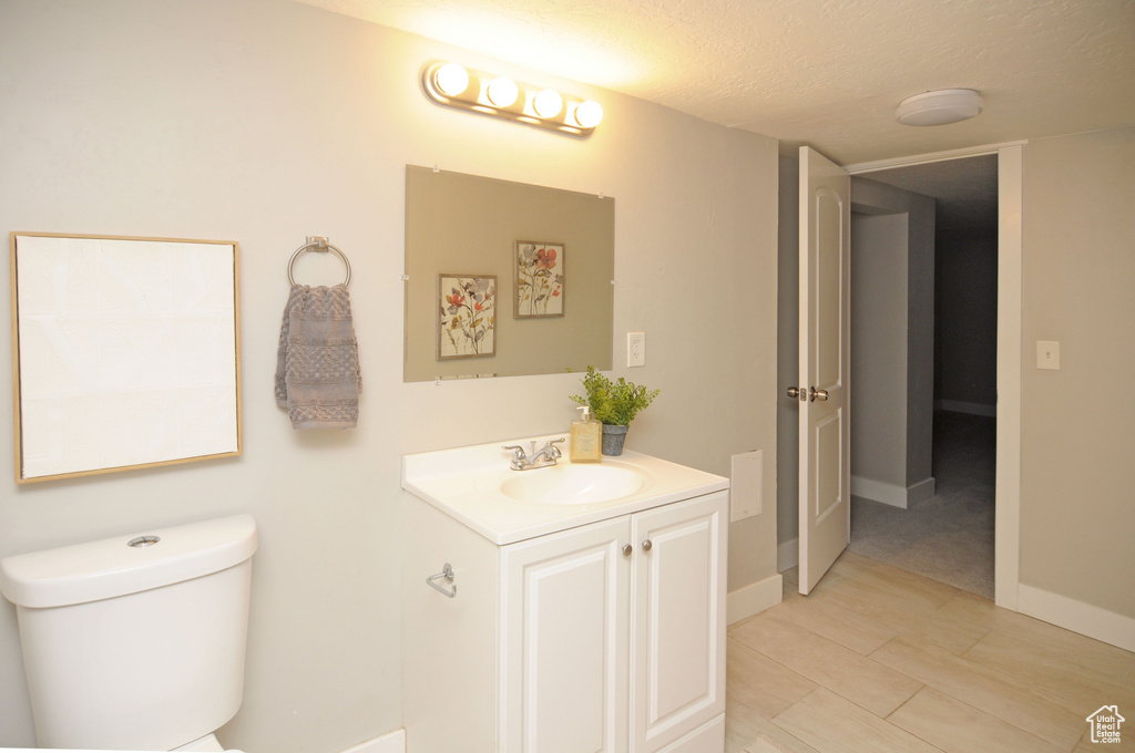 230 S LAKEVIEW DR Clearfield, UT 84015