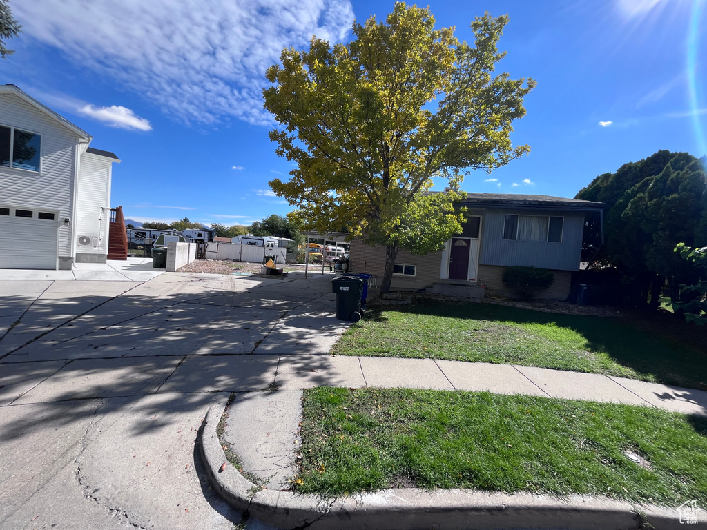 Photo 1 for MLS #2119113 at 3055 S Dennis Cir