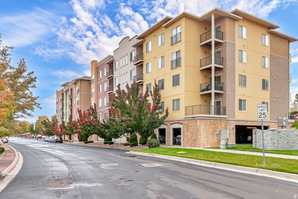 165 W Albion Village Way #201