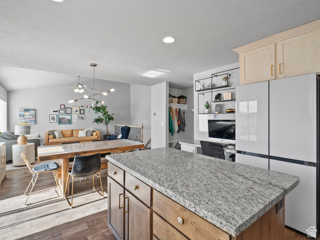 Photo 7 for MLS #2119116 at 825 W 1320 North