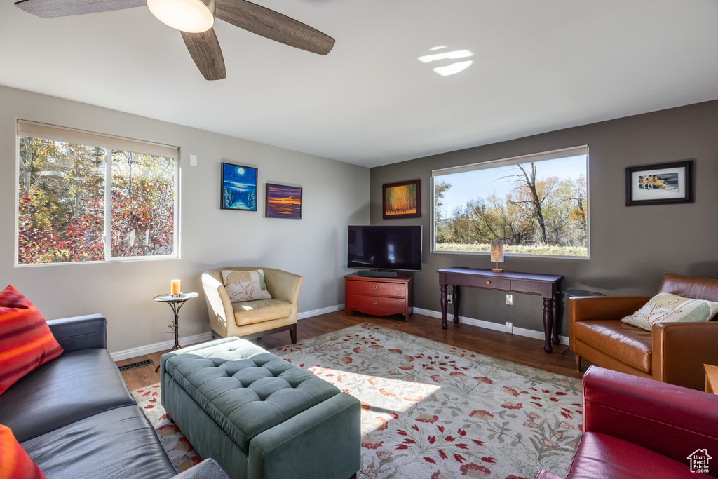 Photo 15 for MLS #2119133 at 385 N Hawthorne Dr