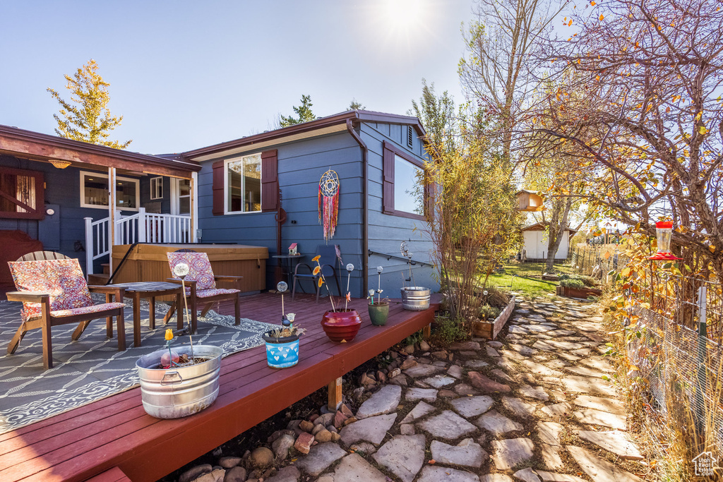 Photo 7 for MLS #2119133 at 385 N Hawthorne Dr