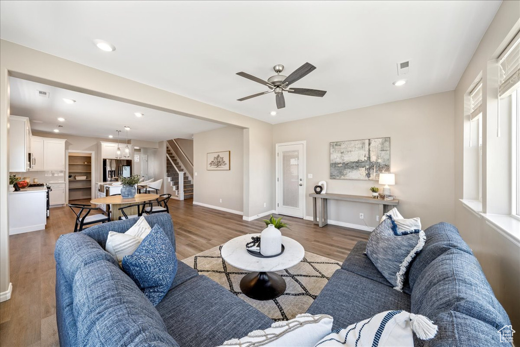 Photo 17 for MLS #2119152 at 402 S Cecita Way
