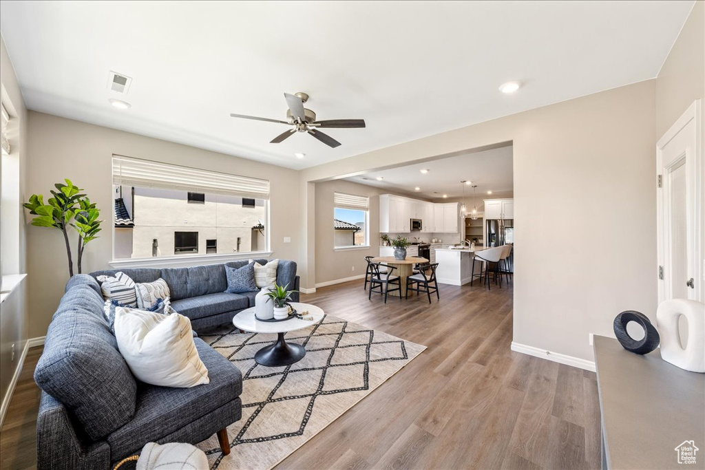 Photo 18 for MLS #2119152 at 402 S Cecita Way