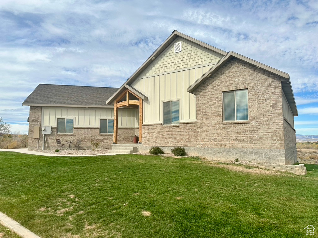 Photo 3 for MLS #2119157 at 2101 E Goose Ranch Rd