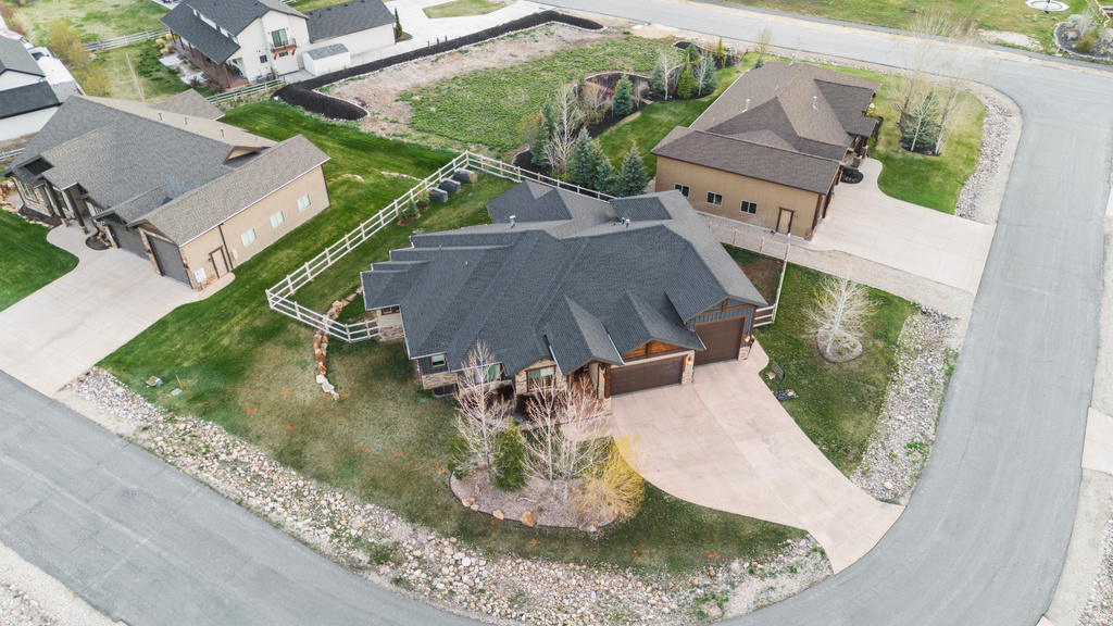 823 W SUMMIT HAVEN CIR Francis, UT 84036