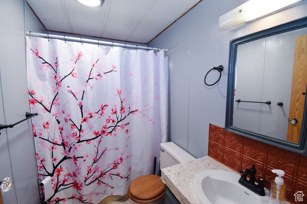 Photo 10 for MLS #2119220 at 629 E Millard St
