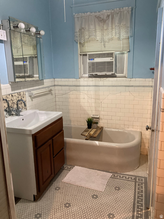 25 W MAIN ST Moroni, UT 84646