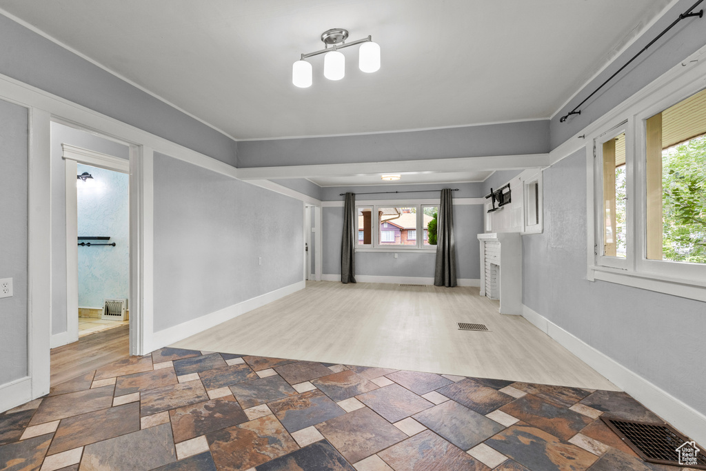 Photo 12 for MLS #2119288 at 1663 Kiesel Ave