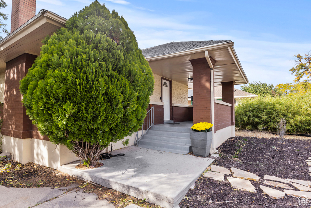 Photo 4 for MLS #2119288 at 1663 Kiesel Ave