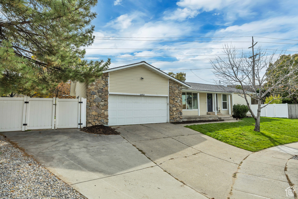 1492 E SANDY HILLS DR Sandy, UT 84093