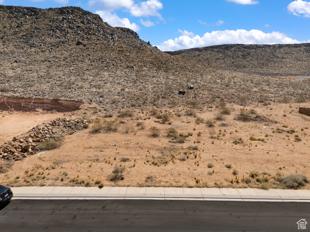 2405 S 3330 W Hurricane, UT 84737