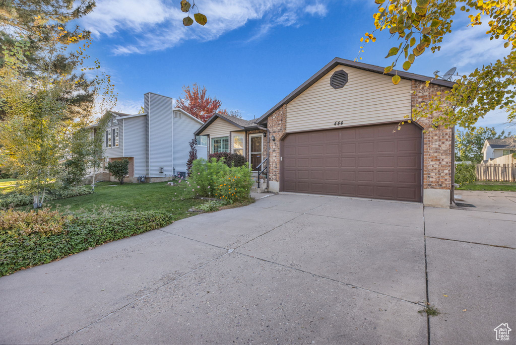 Photo 2 for MLS #2119366 at 444 W Creekside Way