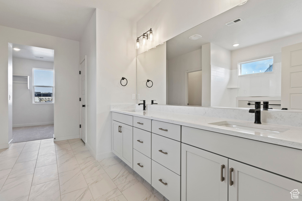 Photo 13 for MLS #2119369 at 1340 E Hollyhock Way